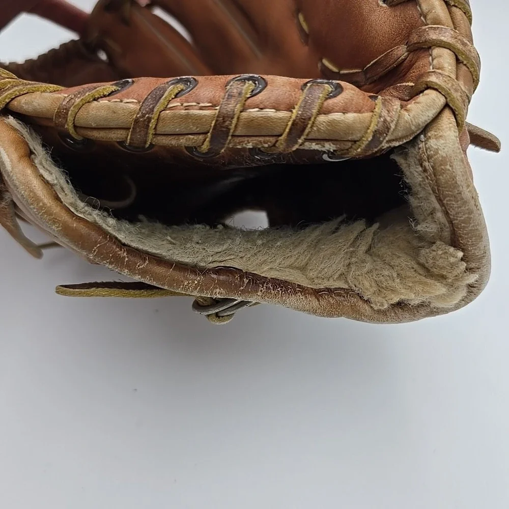 Spalding XP Series XP-1200 42-103 Leather Baseball Glove RHT 12